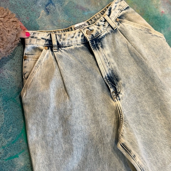 Essential Antwerp Wide Legged Jeans - Picture 3 of 12